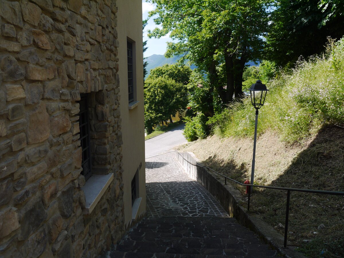 Small street in Canistro Superiore