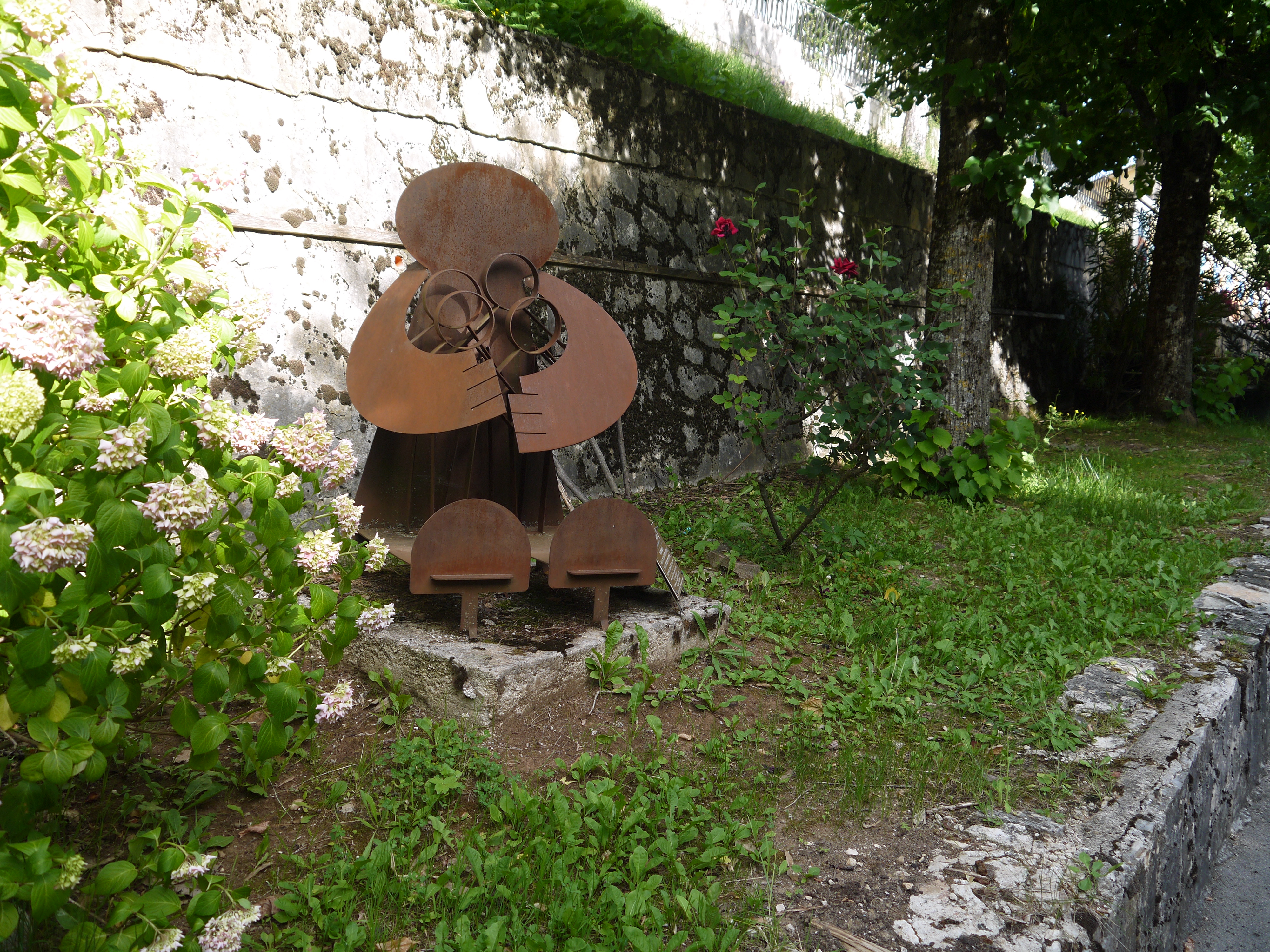 A metal art sculpture in Canistro Superiore