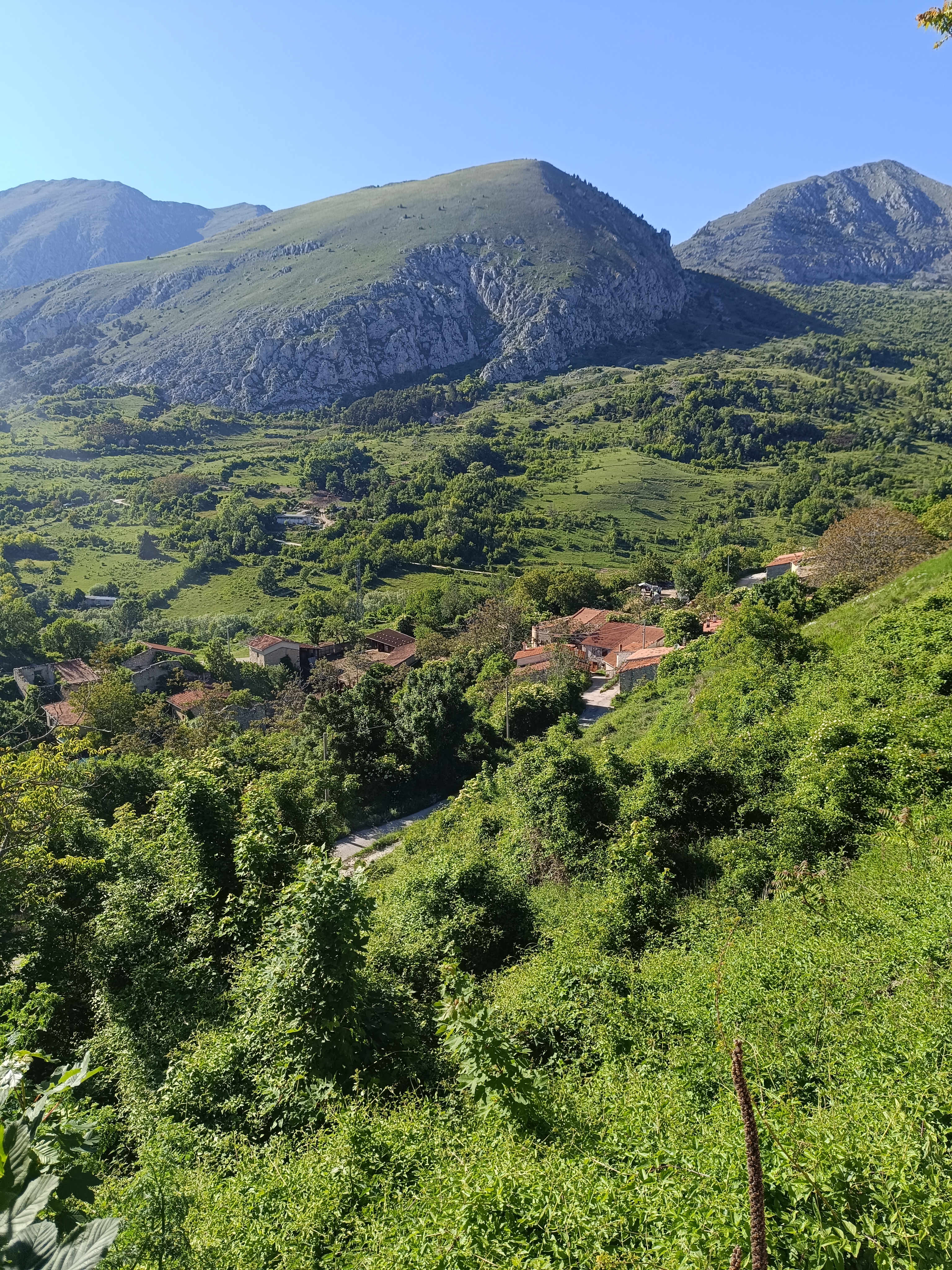 The view from the belvedere of Aielli over the valley